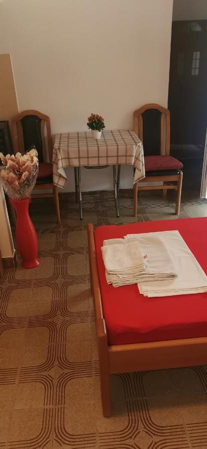 Sobe I Apartmani Marovic Petrovac Exteriör bild