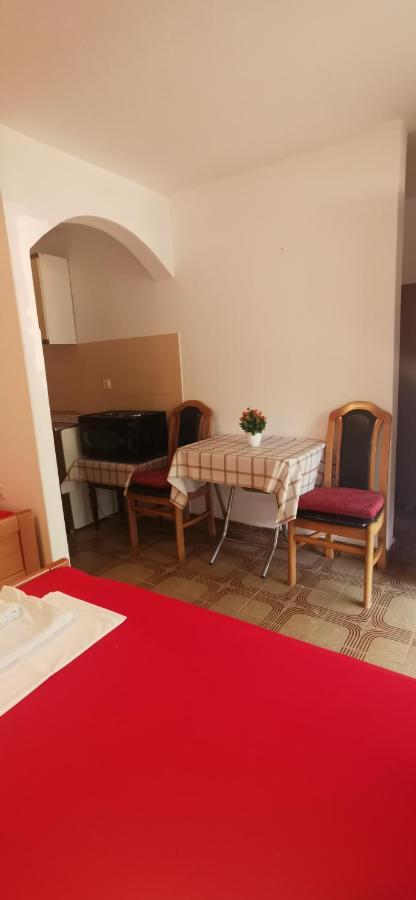 Sobe I Apartmani Marovic Petrovac Exteriör bild